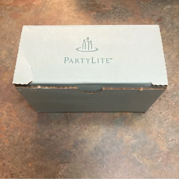 PartyLite HONEYDEW Z2452 Aroma Melts Pack Of 4 Tart Warmer Mint Green Old Stock - Picture 9 of 9